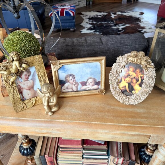 3 Vintage High Relief Gold Frames with Angel Pictures and Ceramic Gold Cherub - Picture 5 of 17